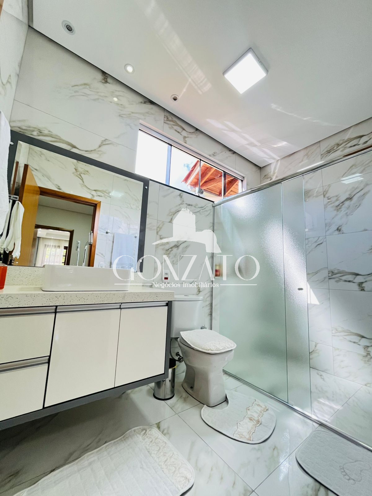 IMOVEL DE ALVENARIA DE DOIS PAVIMENTOS