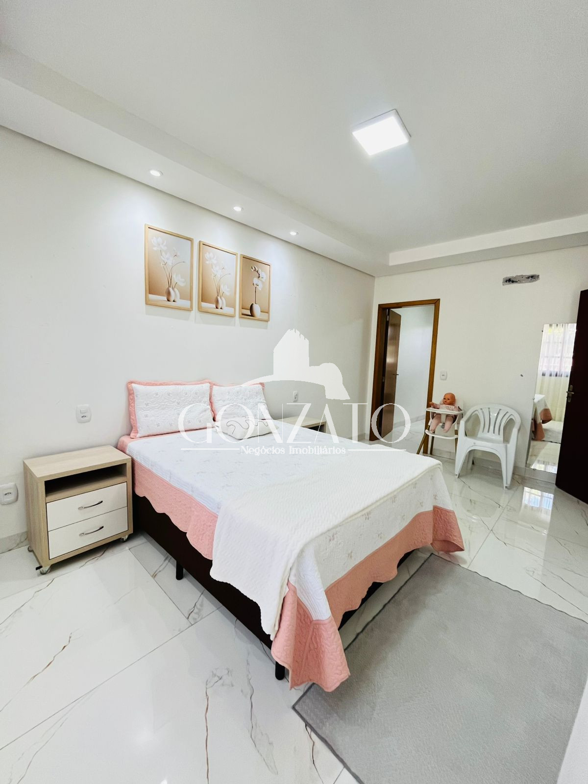 IMOVEL DE ALVENARIA DE DOIS PAVIMENTOS