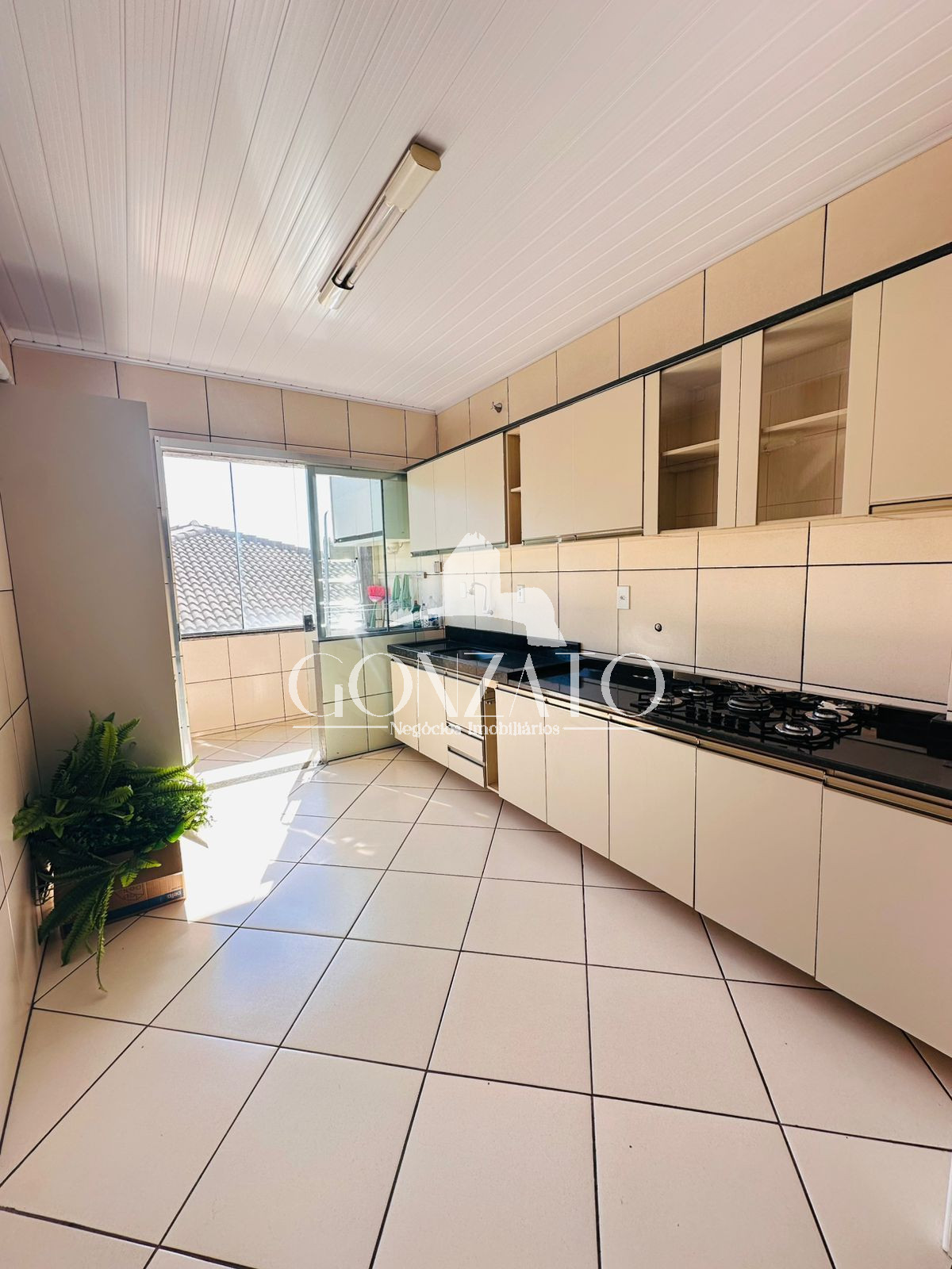 APARTAMENTO SUPERIOR, NO CENTRO