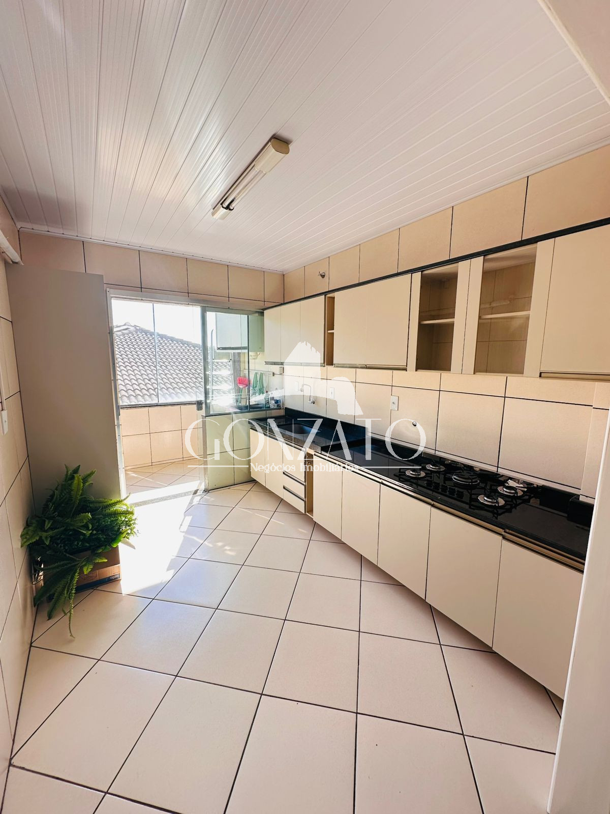APARTAMENTO SUPERIOR, NO CENTRO