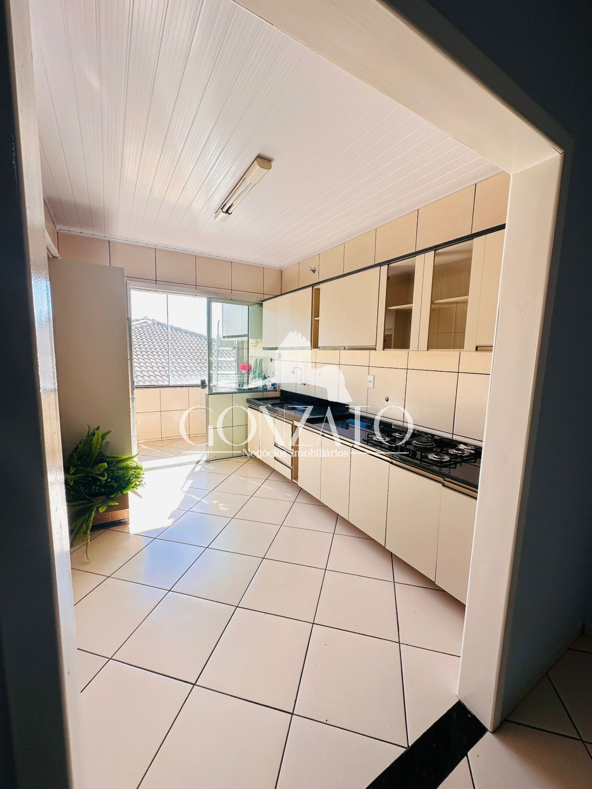 APARTAMENTO SUPERIOR, NO CENTRO