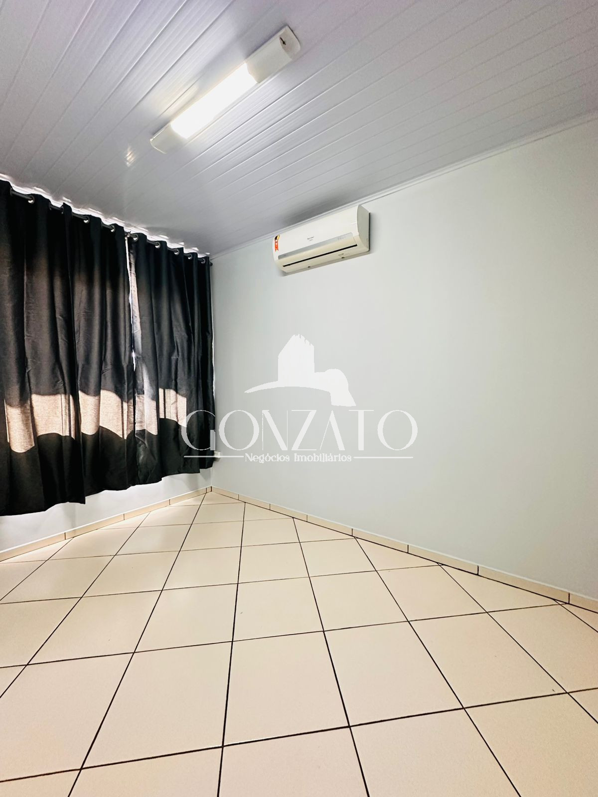 APARTAMENTO SUPERIOR, NO CENTRO