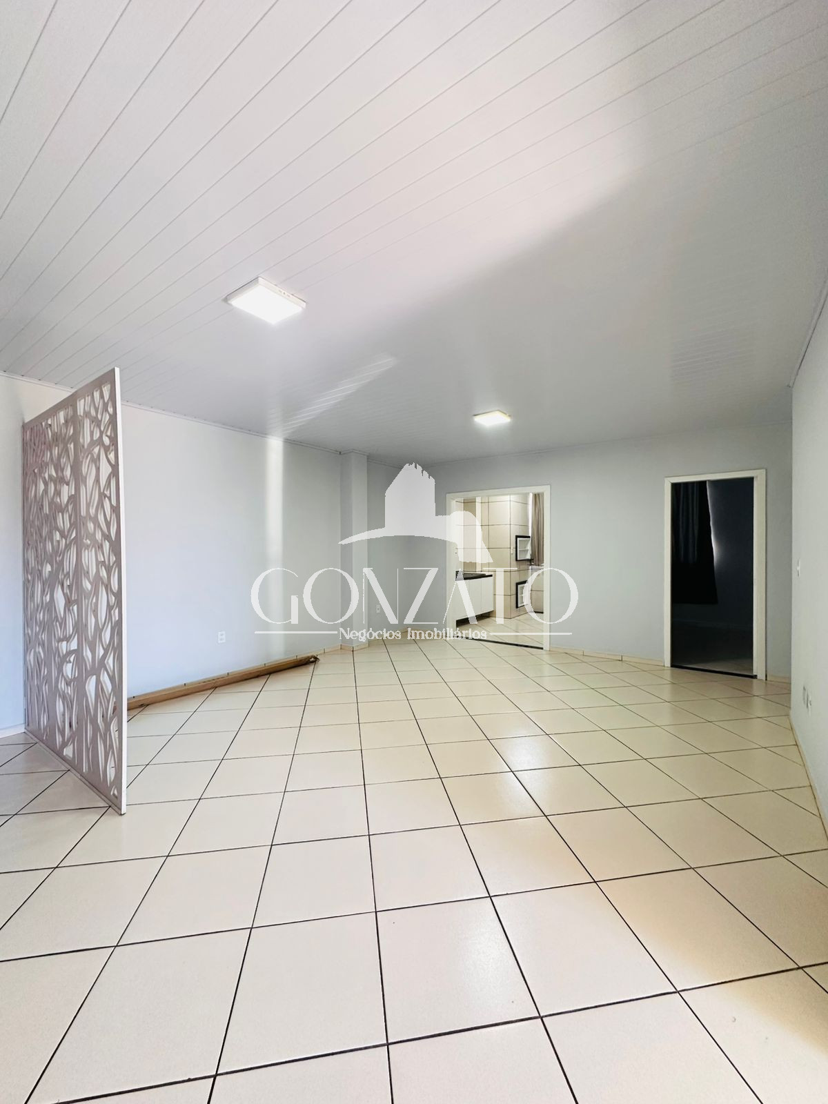 APARTAMENTO SUPERIOR, NO CENTRO