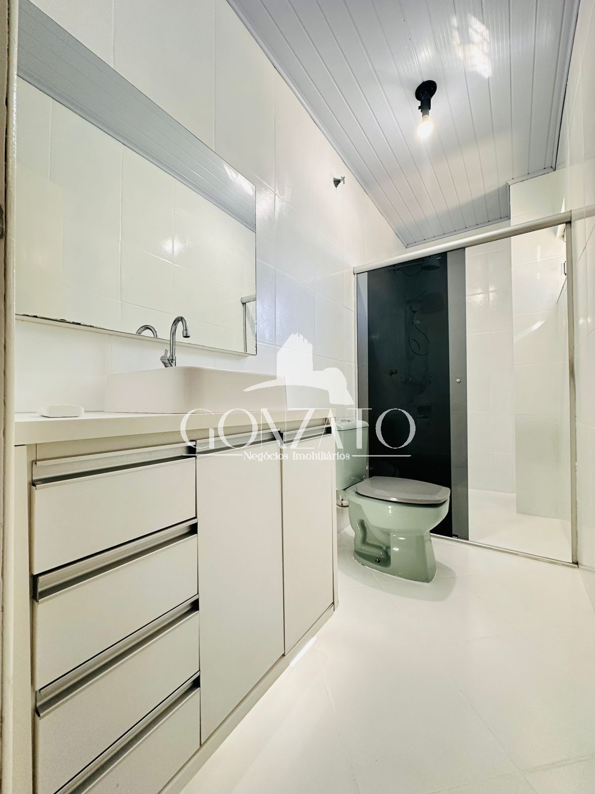 APARTAMENTO SUPERIOR, NO CENTRO