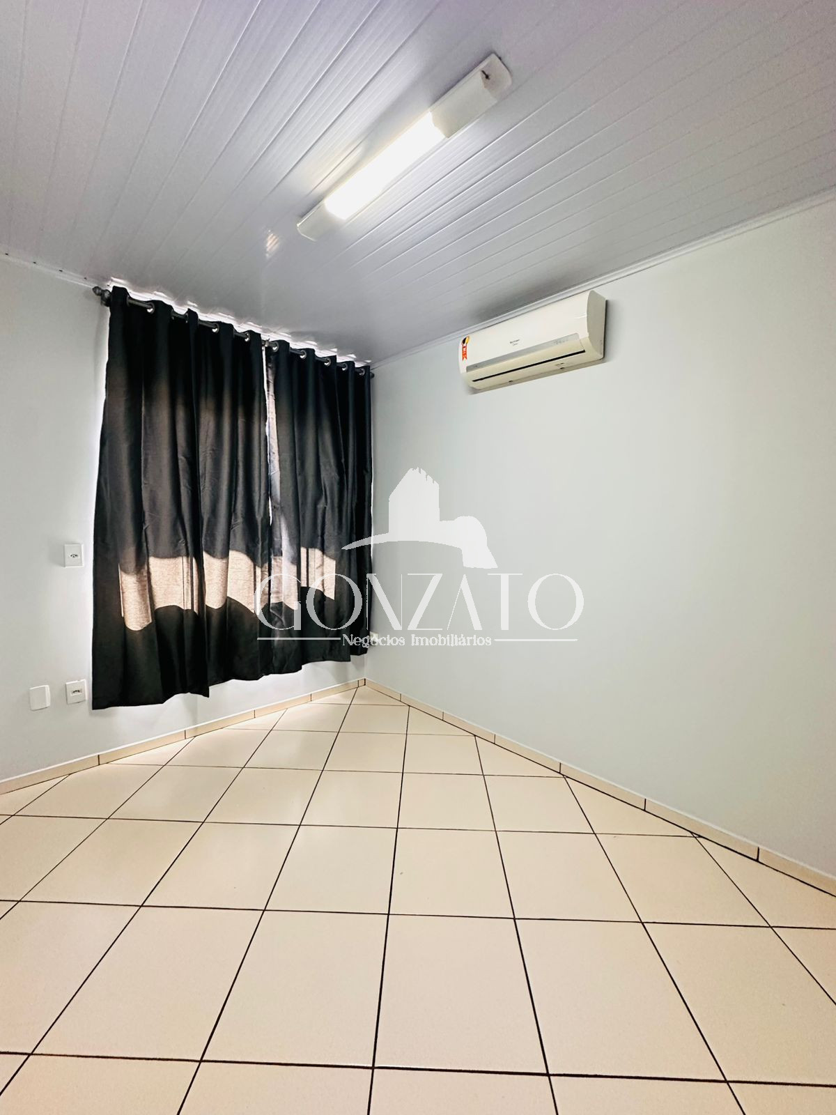 APARTAMENTO SUPERIOR, NO CENTRO
