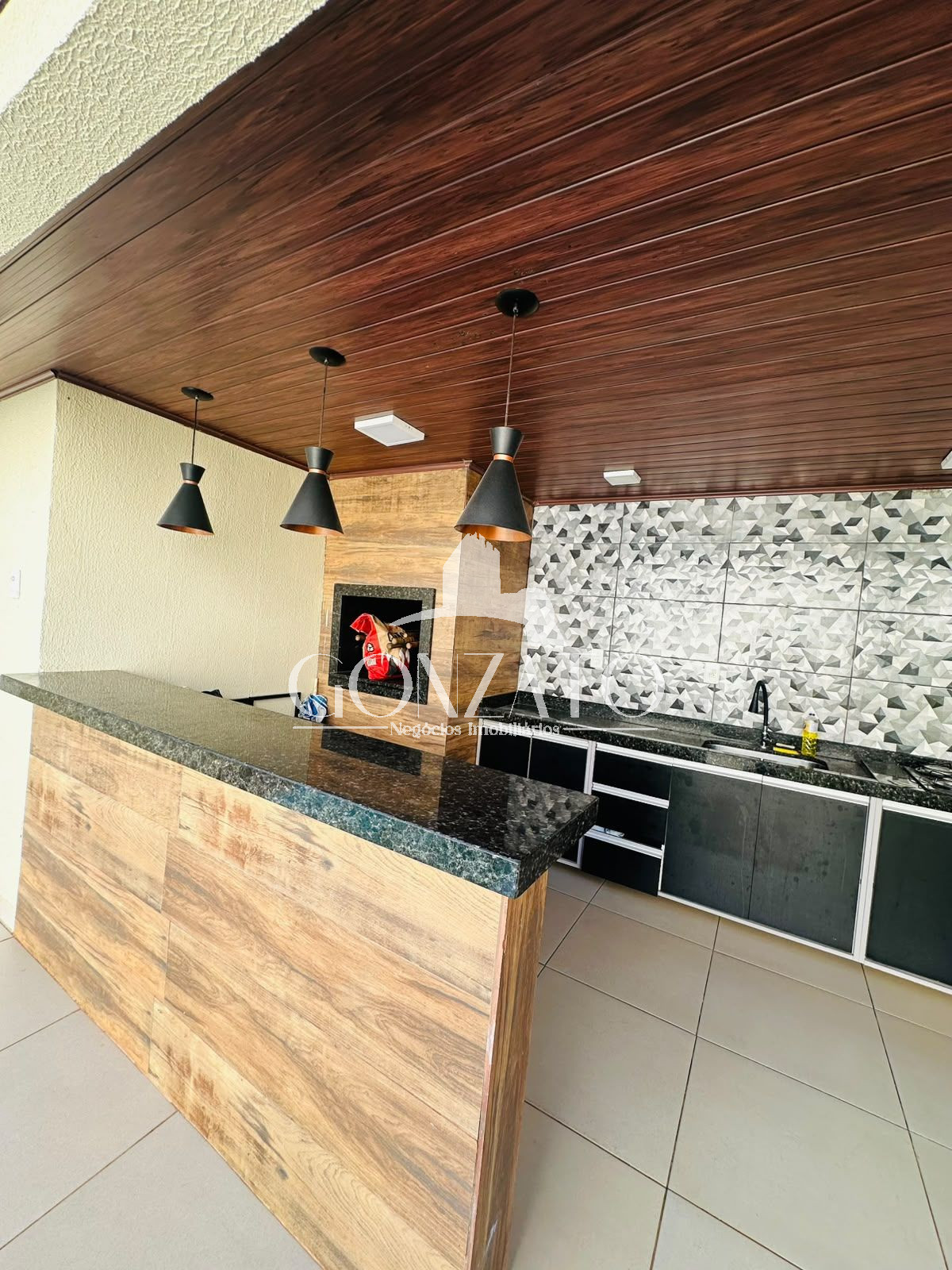 IMÓVEL RESIDENCIAL