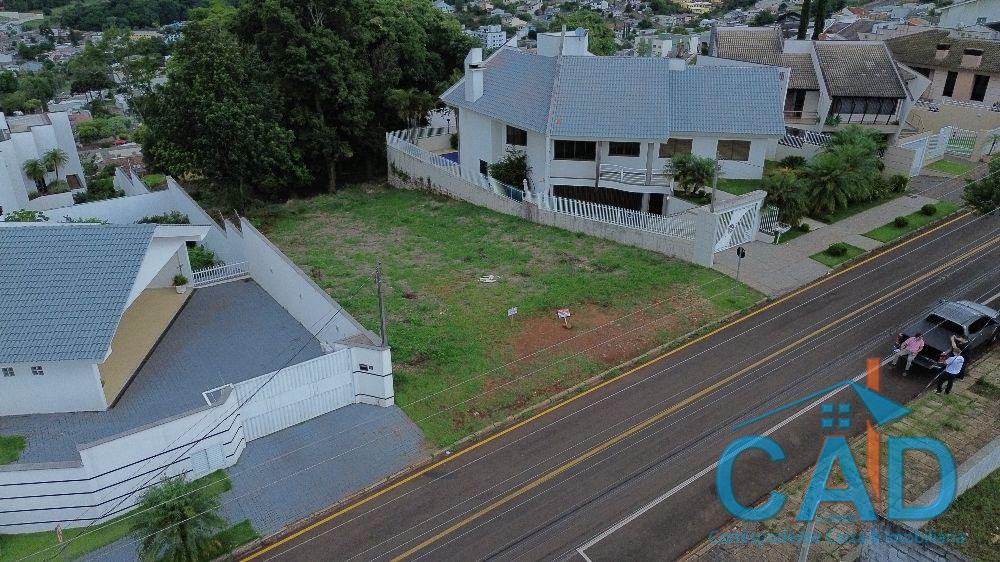 TERRENO À VENDA EM BAIRRO PRIVILEGIADO!