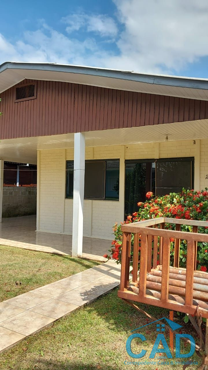 CASA EM ALAGADO � VENDA