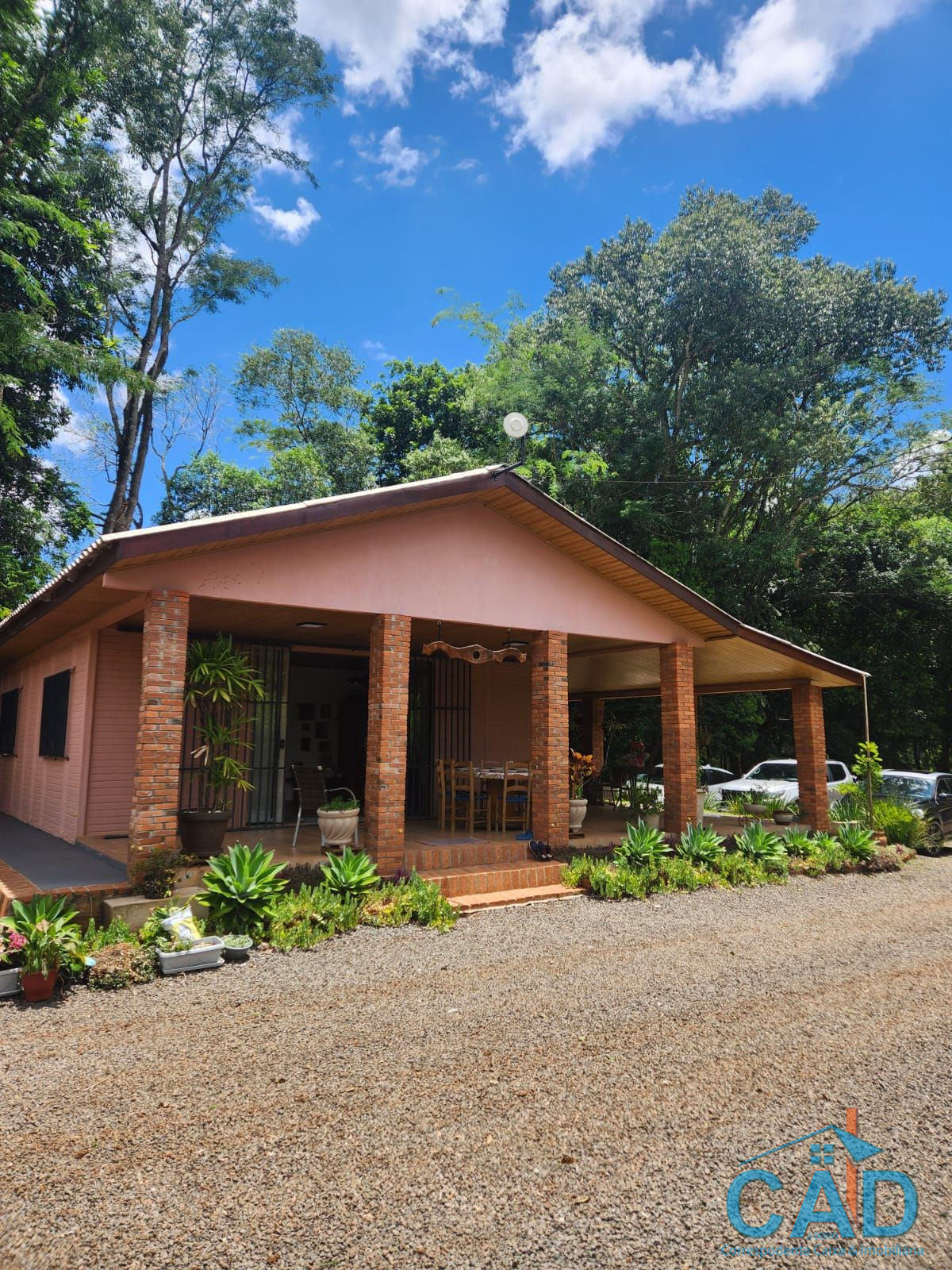 CH�CARA � VENDA COM ESPA�O, CONFORTO E TRANQUILIDADE