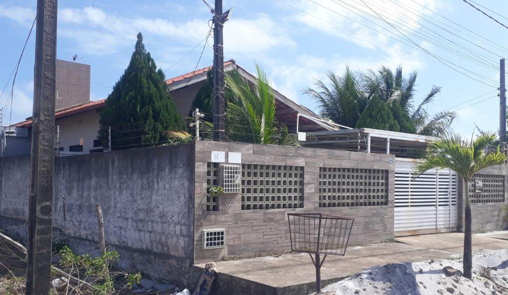 Casa a venda no Portal do Poço com 04 quartos - CA2781.
