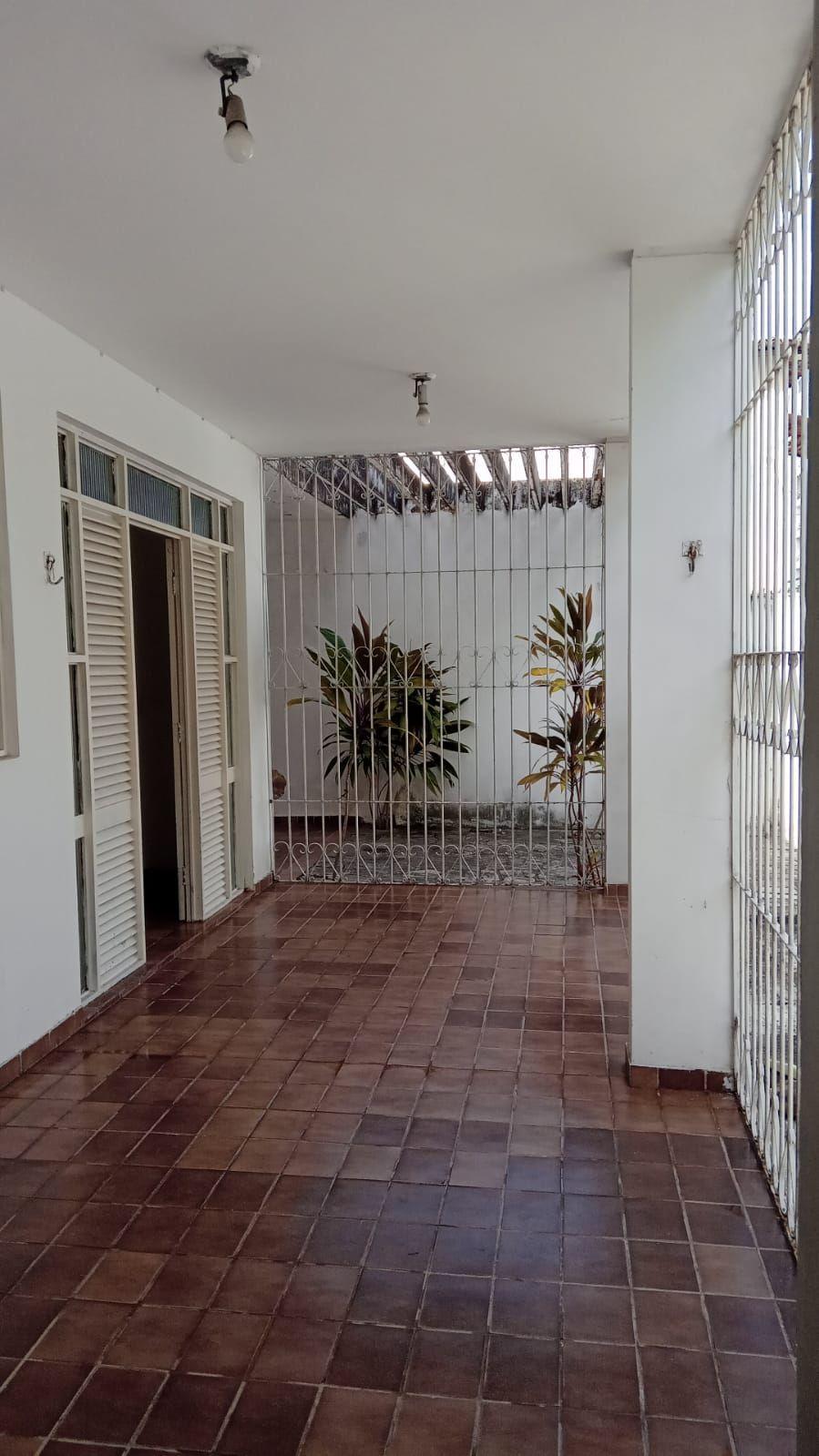 Casa a venda no Jardim Oceania com 380m² - CA2840.
