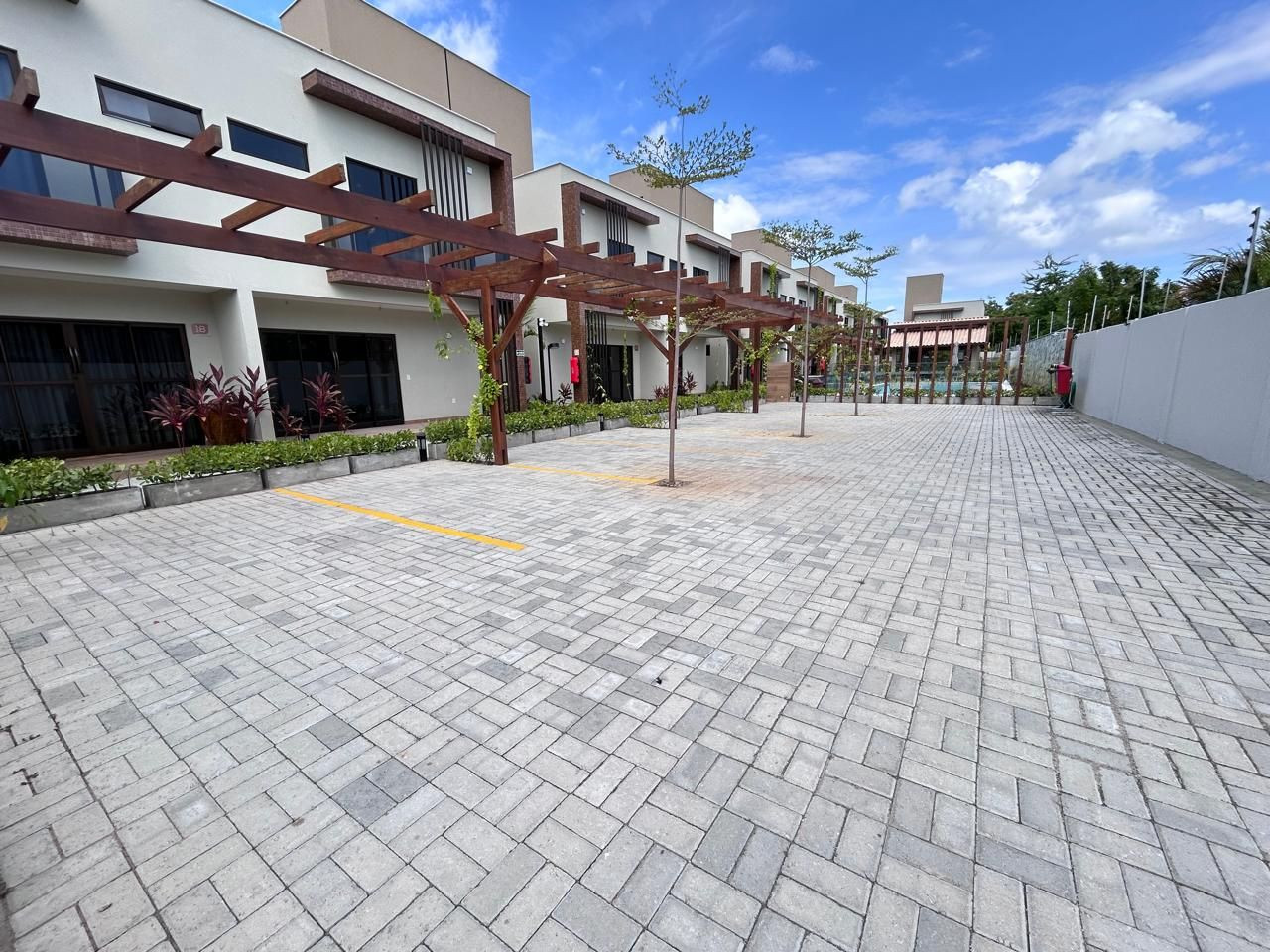 Casa a venda em Condomínio em Ponta de Campina com 03 suítes -  CA1223