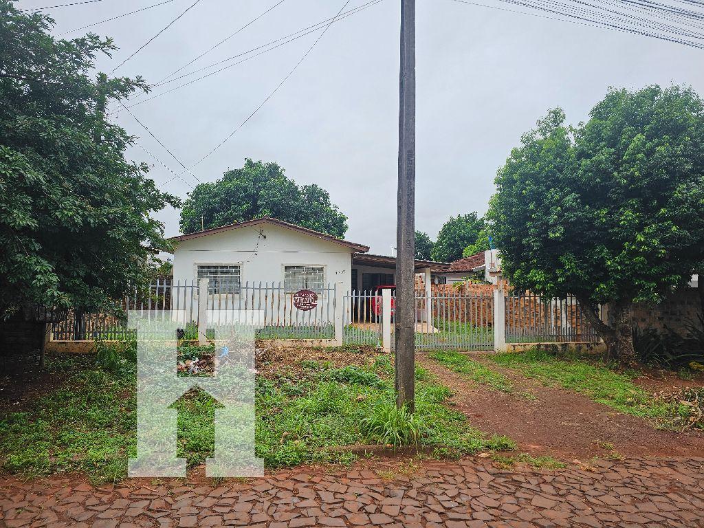 Casa com terreno prprio para investimento