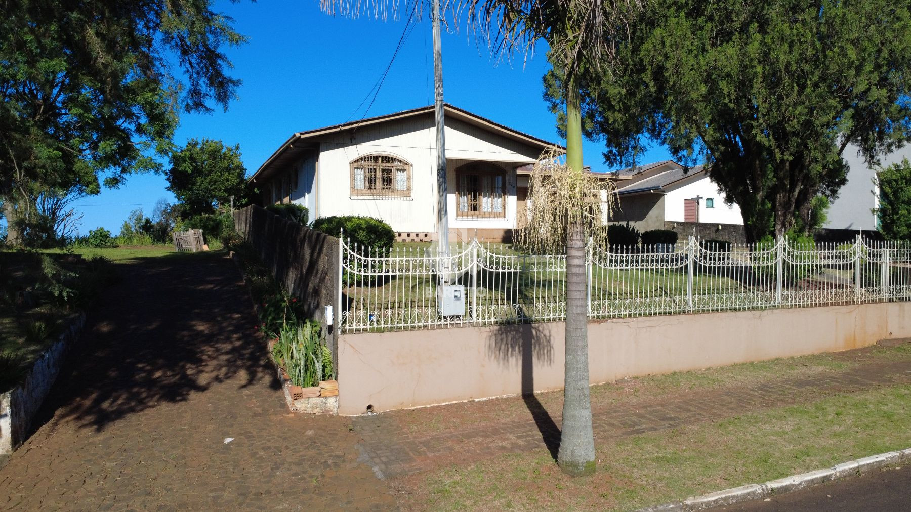 Linda Casa Para Venda Próximo do Parque Municipal