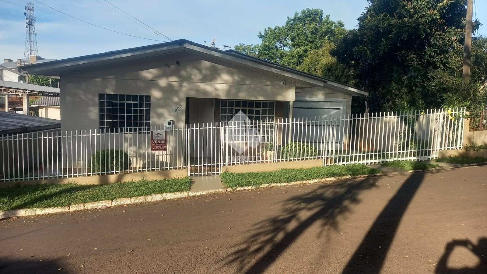 Linda Casa em Alvenaria em Ótima Localização