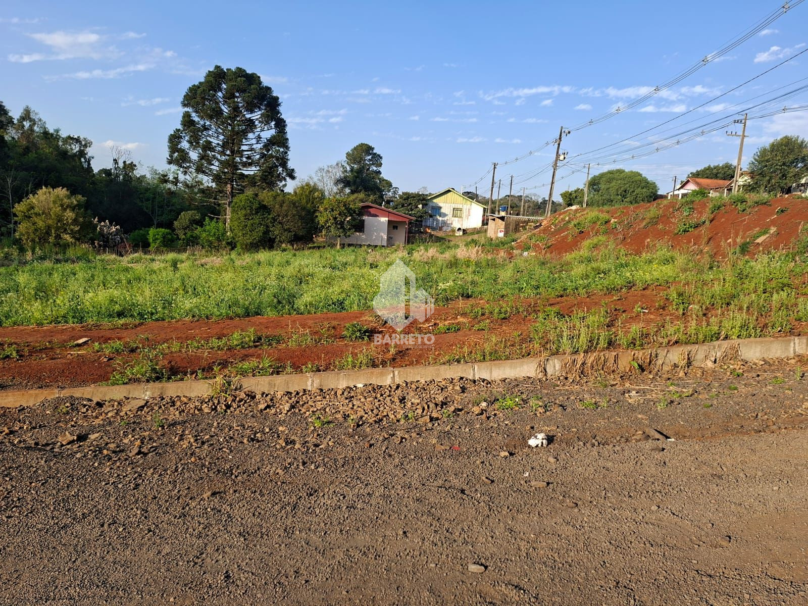  Terrenos à Venda com Ótimo Custo-Benefício