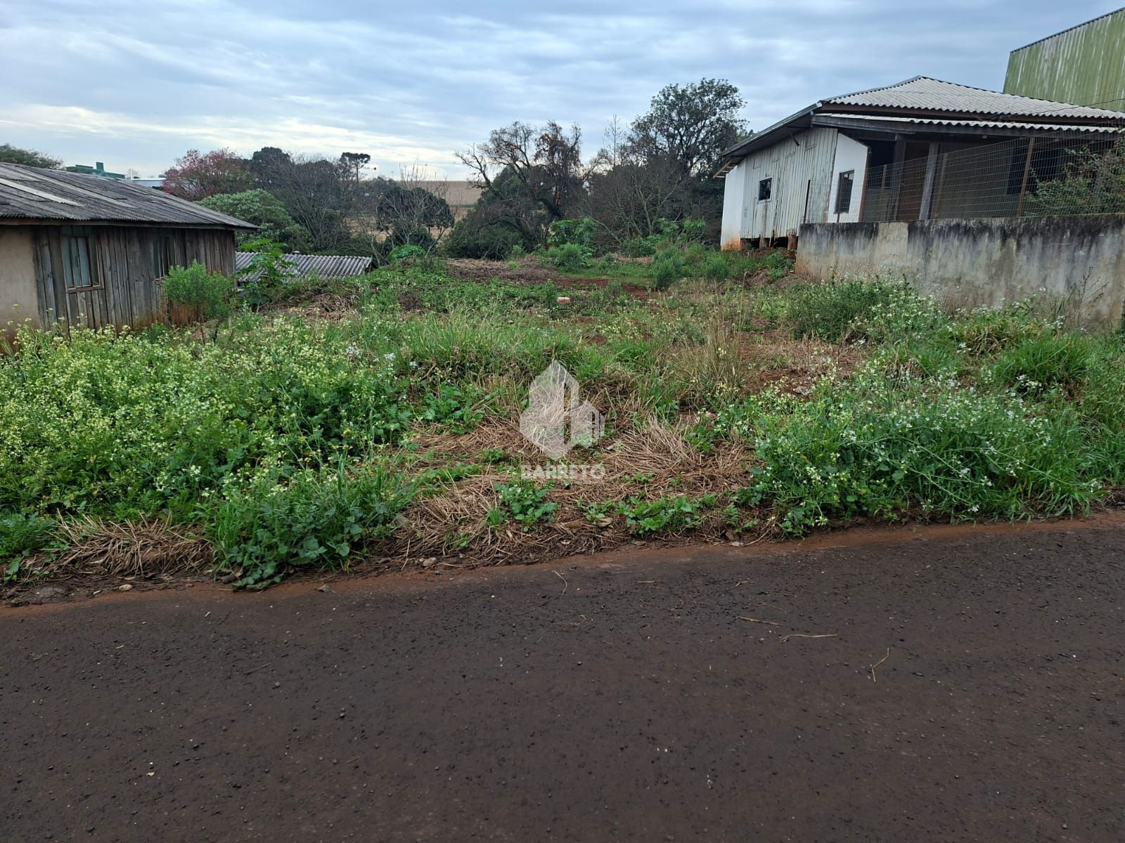  Terreno à Venda com Ótima Localização e Preço Atrativo