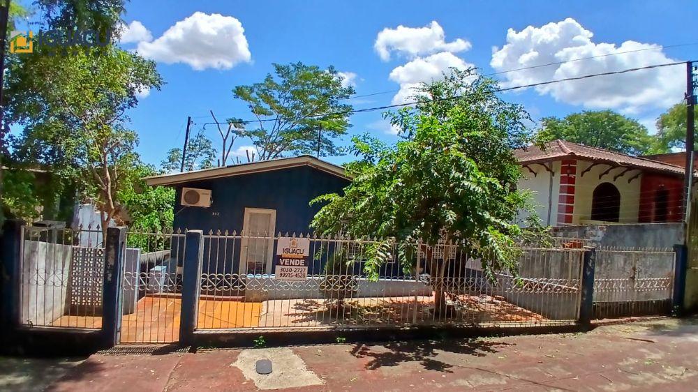 Excelente Terreno a Venda Com Duas Casas de Madeira no Centro ...