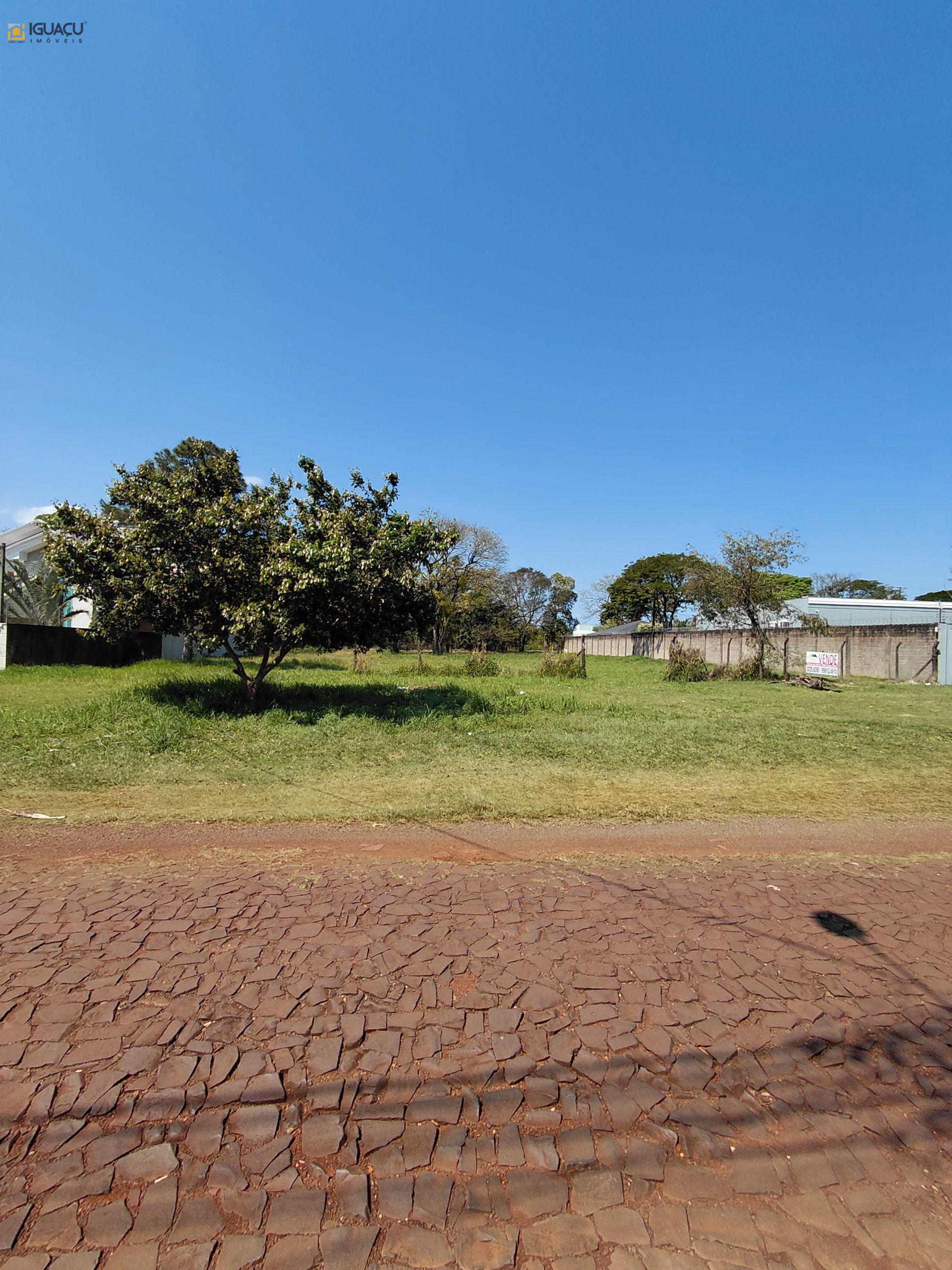 Excelente Terreno Para Venda no Jardim Iguaçu com 2.350,00 m² ...