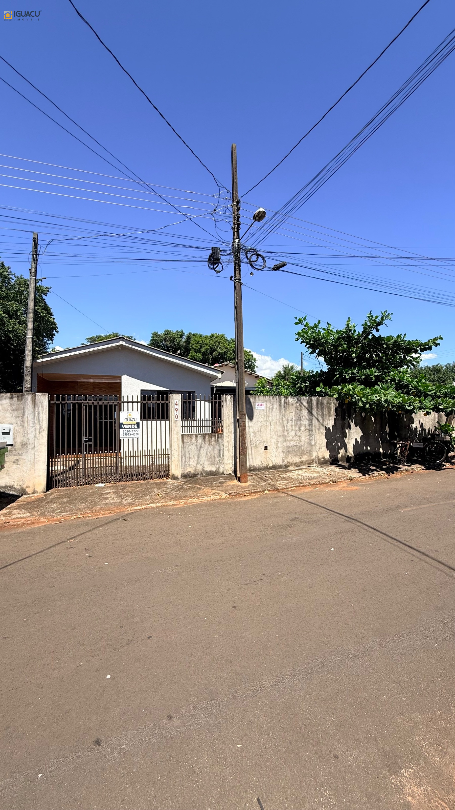 Excelente Casa de Esquina para Venda no bairro Porto Belo em F...