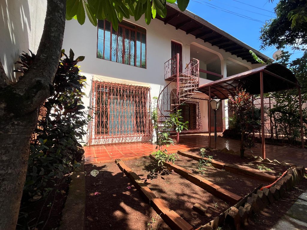 Casa à venda no bairro - Jardim Itamaraty, em Foz do Iguaçu-PR