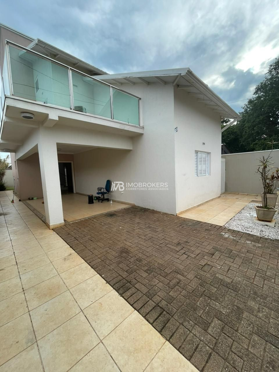 Sobrado à venda no bairro Jardim Novo Horizonte - em Foz do Ig...