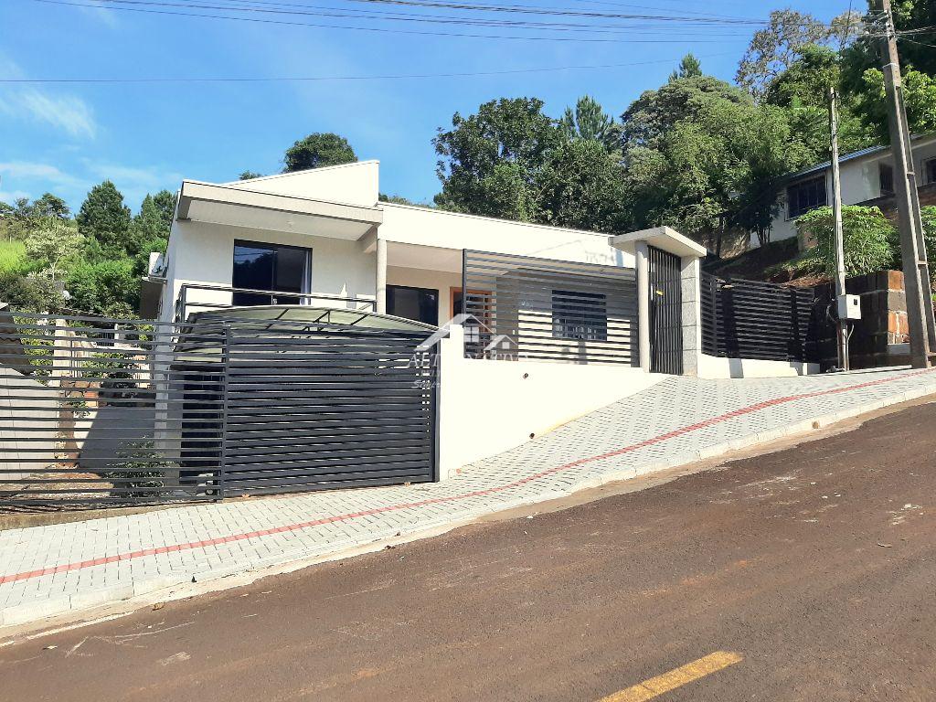 CASA NO BAIRRO CRISTO REI