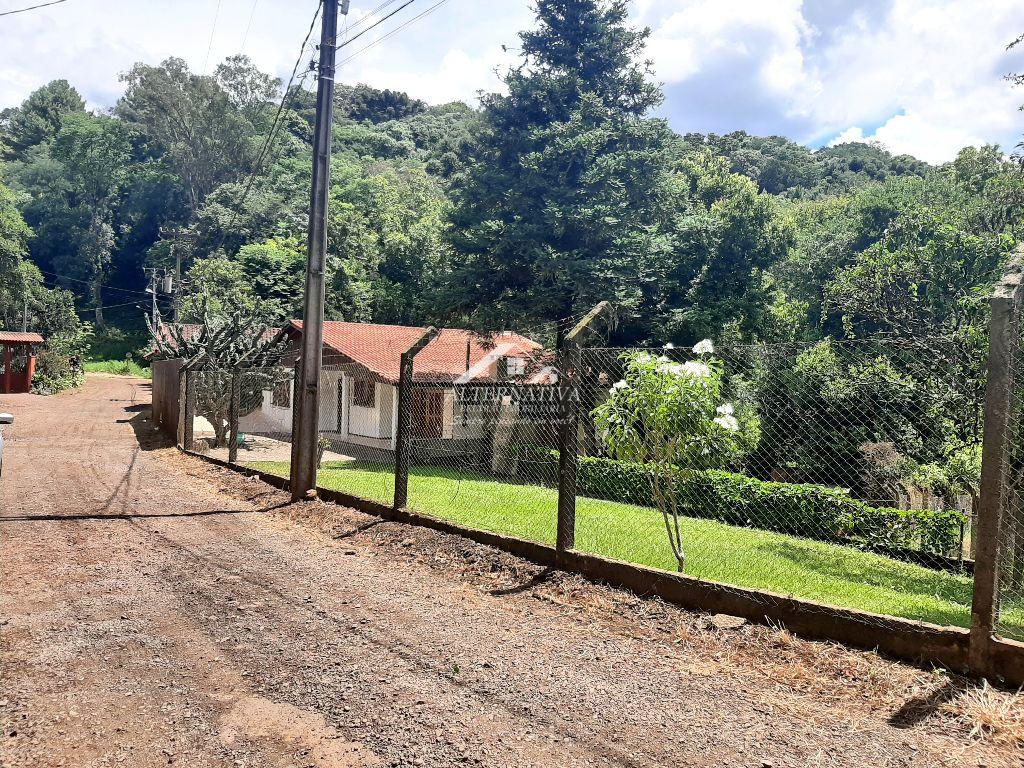 CASA COM TERRENO DE 1529,51m NO BAIRRO NOVA PETRPOLIS