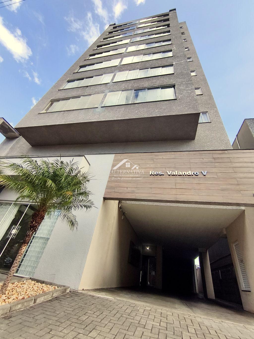 APARTAMENTO NO EDIFCIO VALANDRO V. 
