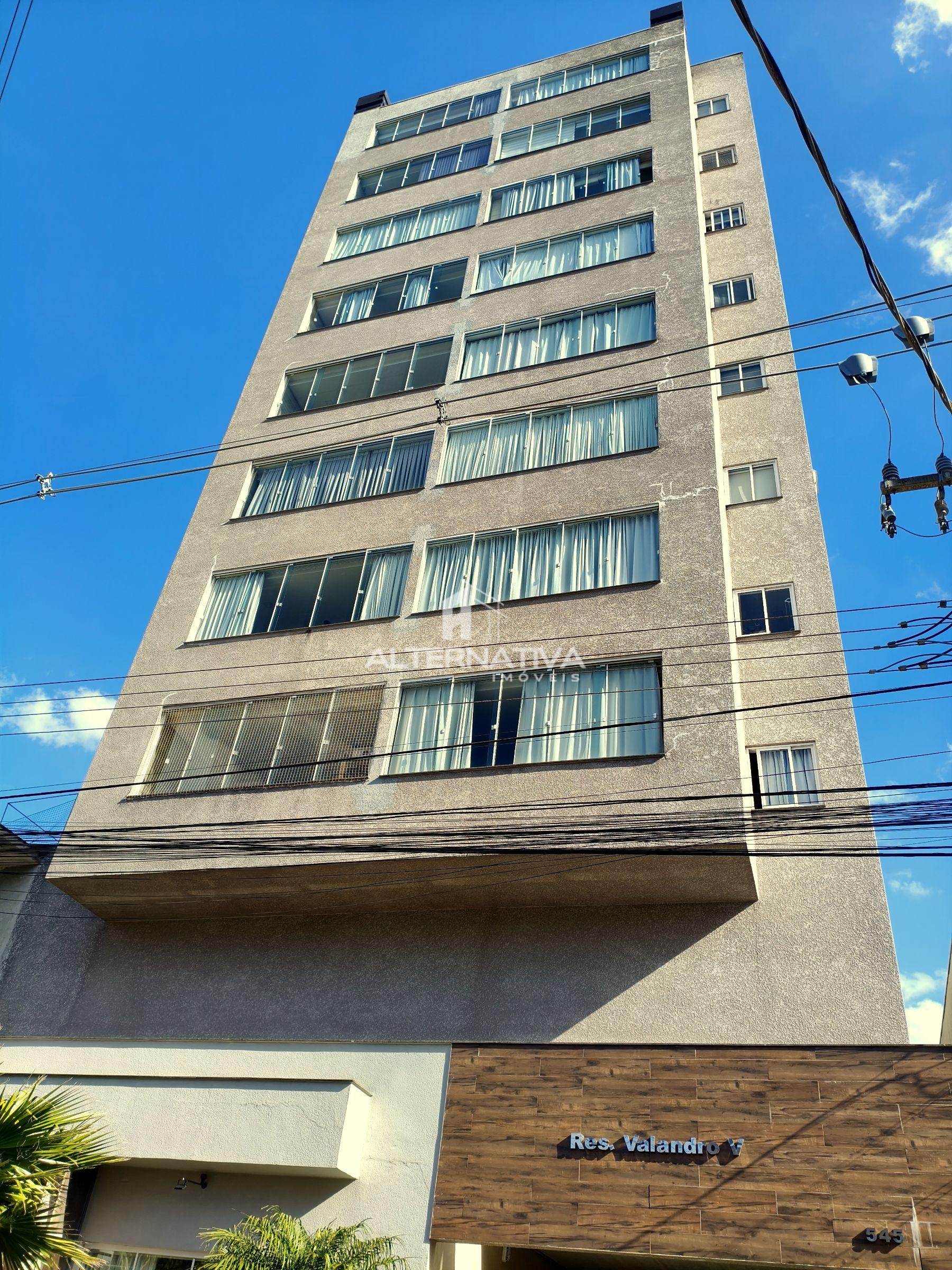 APARTAMENTO NO EDIFÍCIO VALANDRO V. 