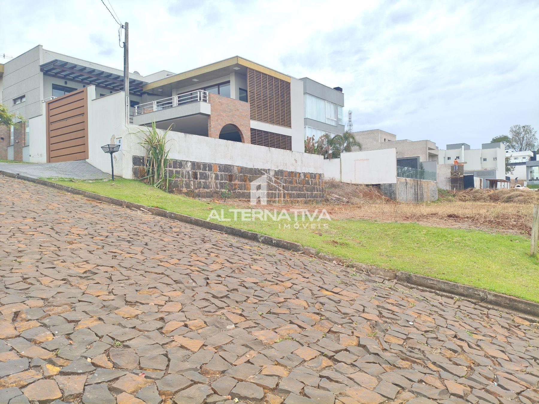 TERRENO EM LOTEAMENTO ALTO PADRÃO!