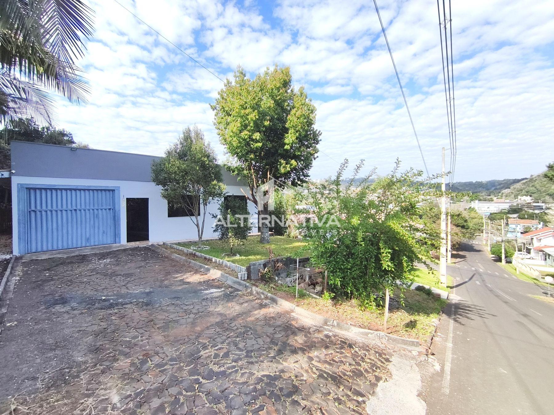 CASA EM EXCELENTE LOCALIZAÇÃO