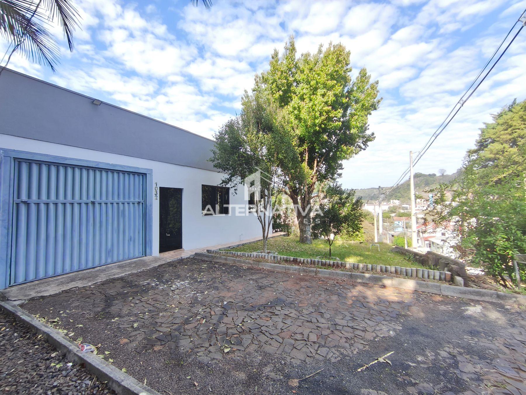 CASA EM EXCELENTE LOCALIZAÇÃO