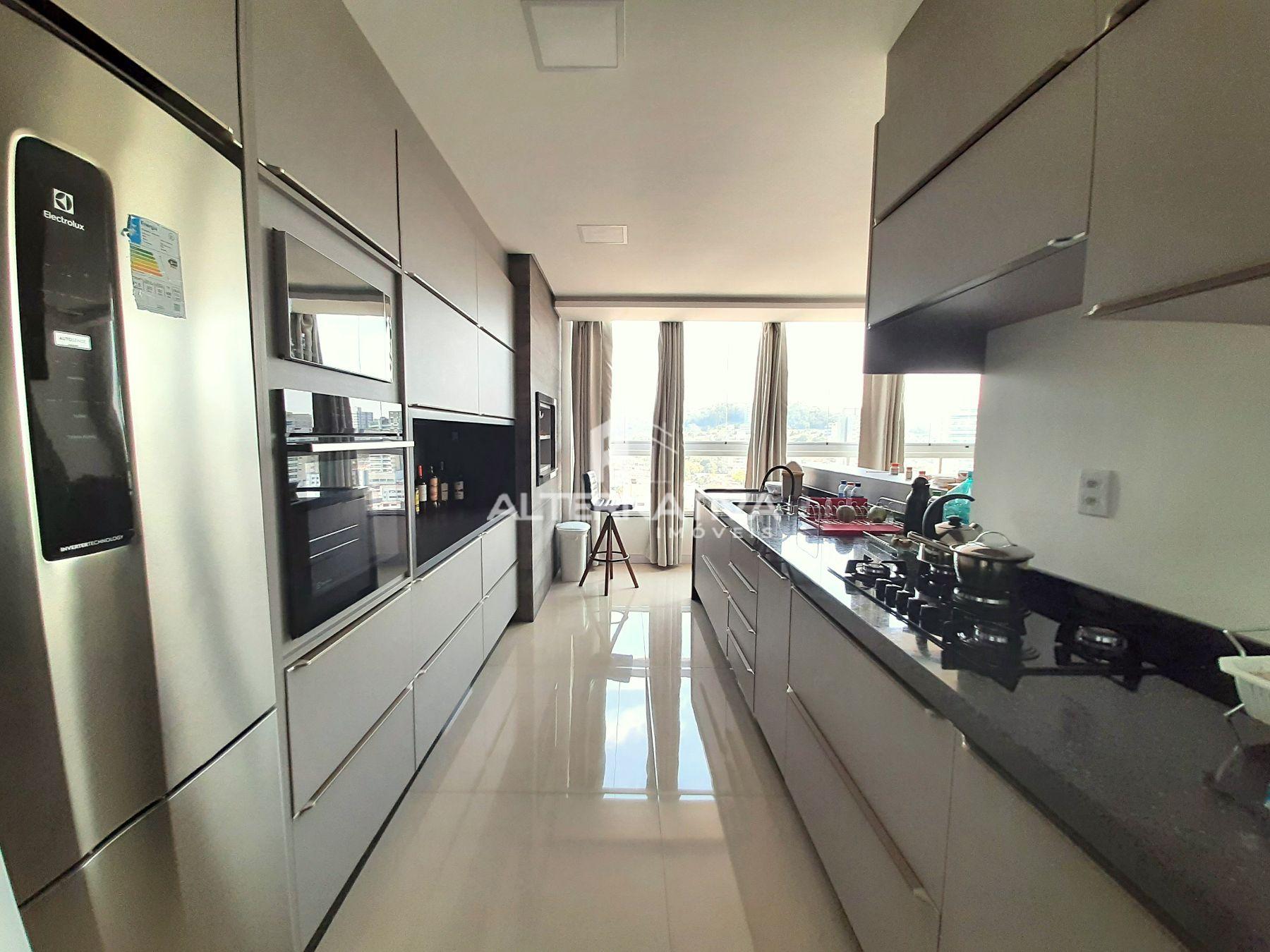 APARTAMENTO MOBILIADO À VENDA - EDIFÍCIO ITAÚNA
