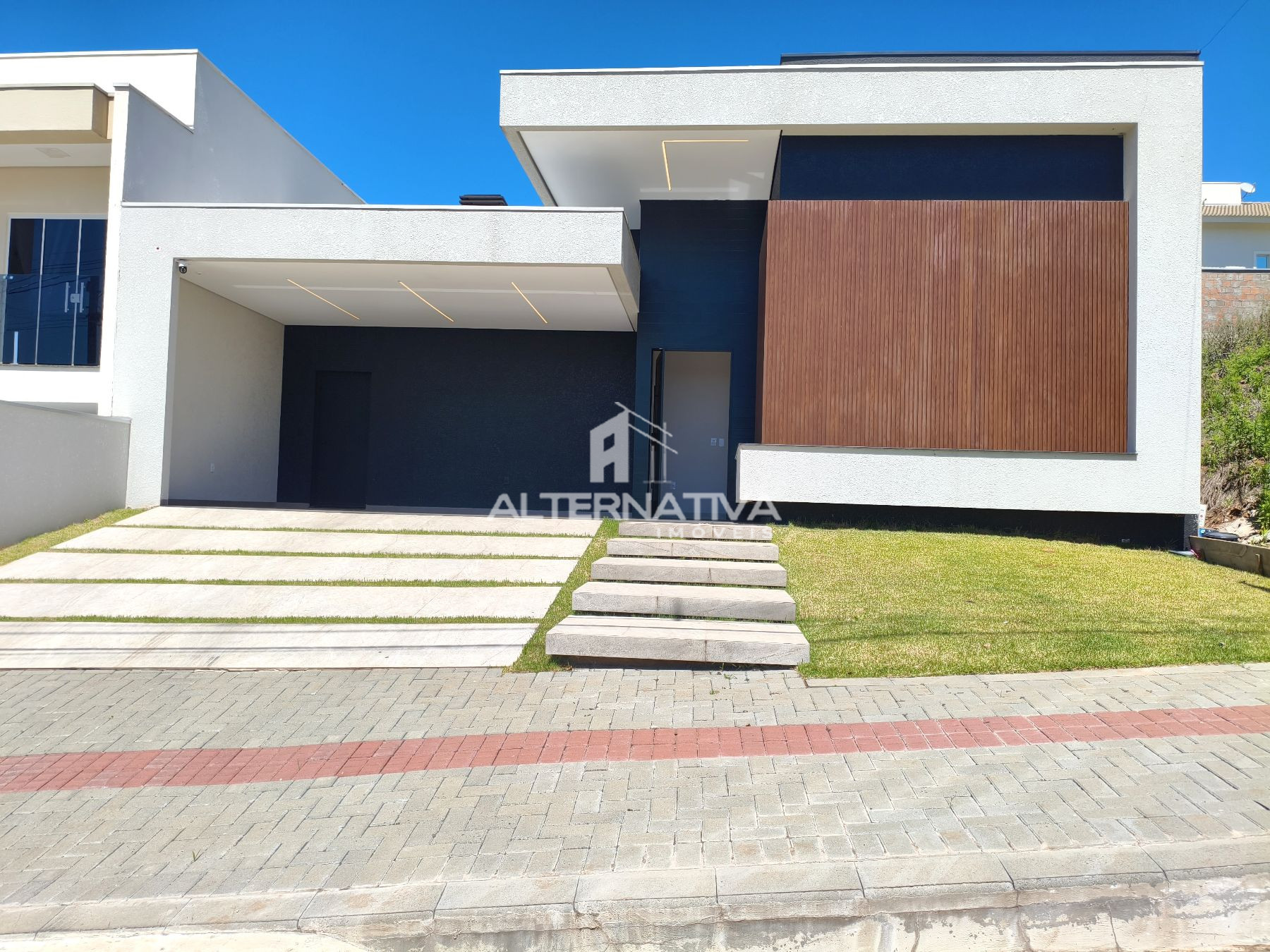 CASA ALTO PADRÃO SEMIMOBILIADA À VENDA NO JARDIM SEMINÁRIO