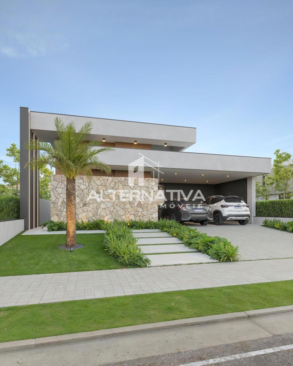 CASA DE ALTO PADRÃO COM PISCINA EM CONSTRUÇÃO 