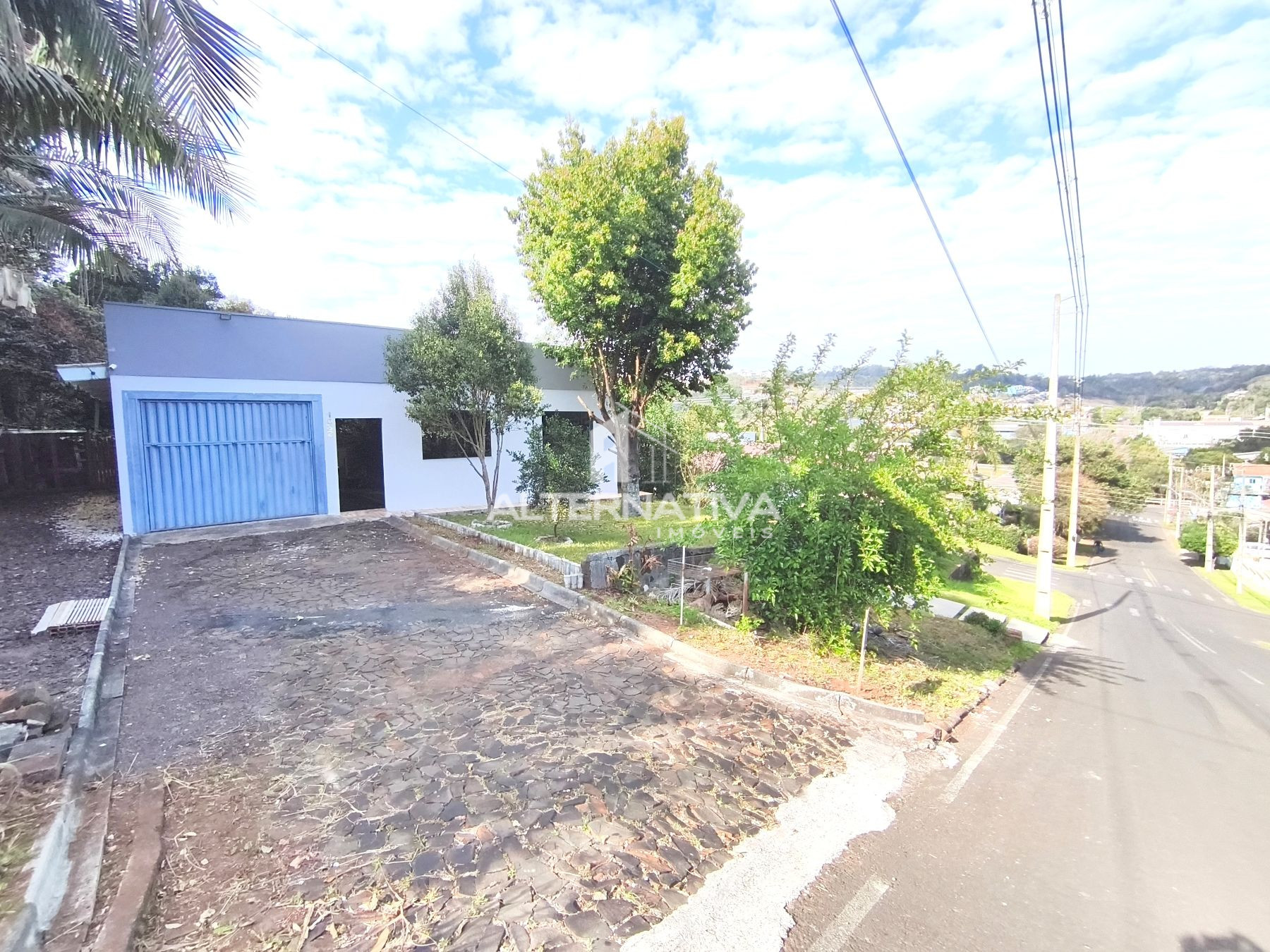 CASA EM EXCELENTE LOCALIZAÇÃO BAIRRO INDUSTRIAL