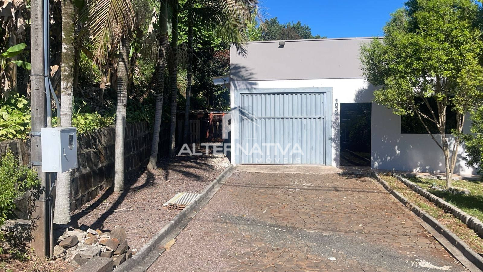 CASA EM EXCELENTE LOCALIZAÇÃO BAIRRO INDUSTRIAL