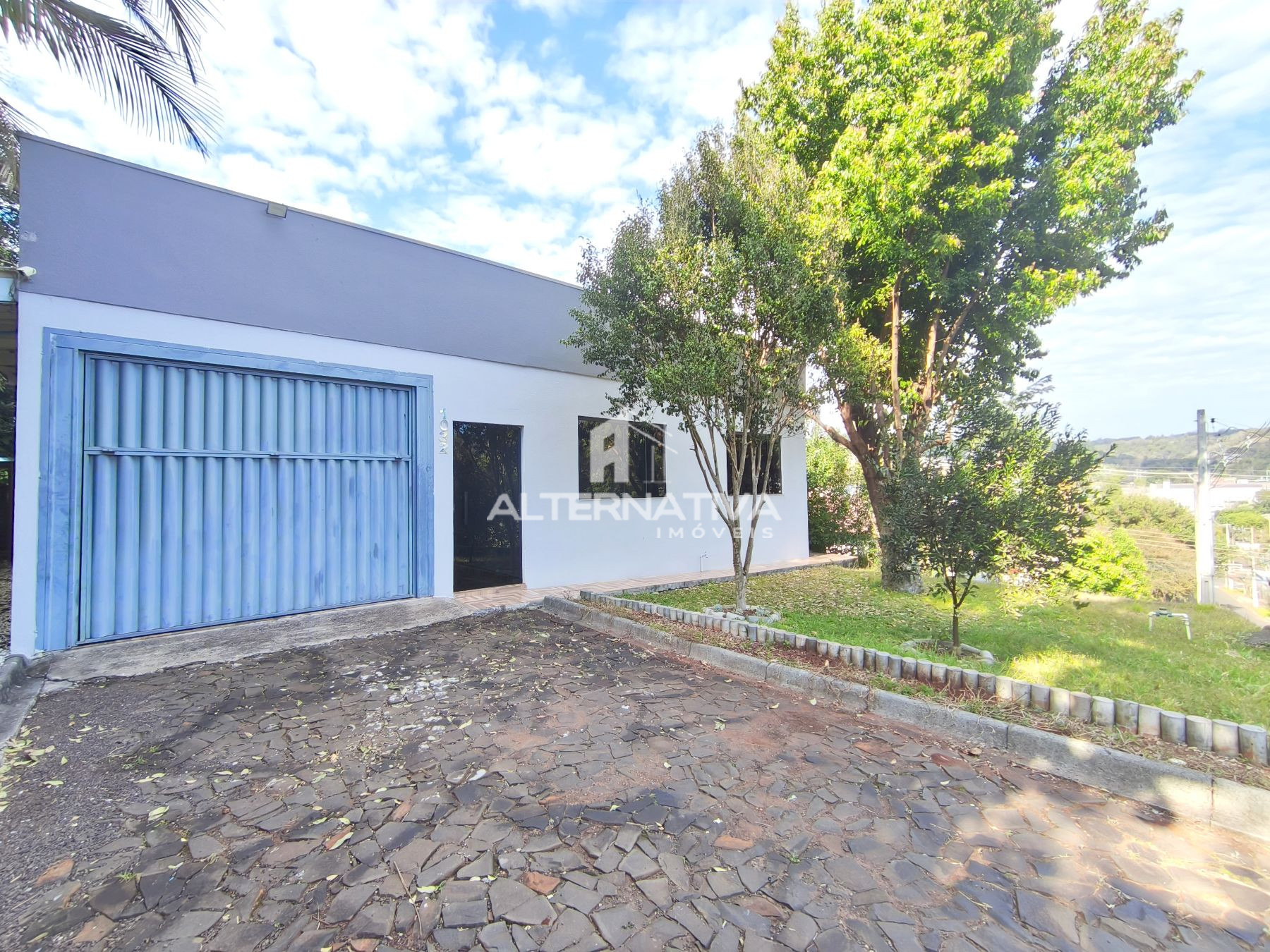 CASA EM EXCELENTE LOCALIZAÇÃO BAIRRO INDUSTRIAL