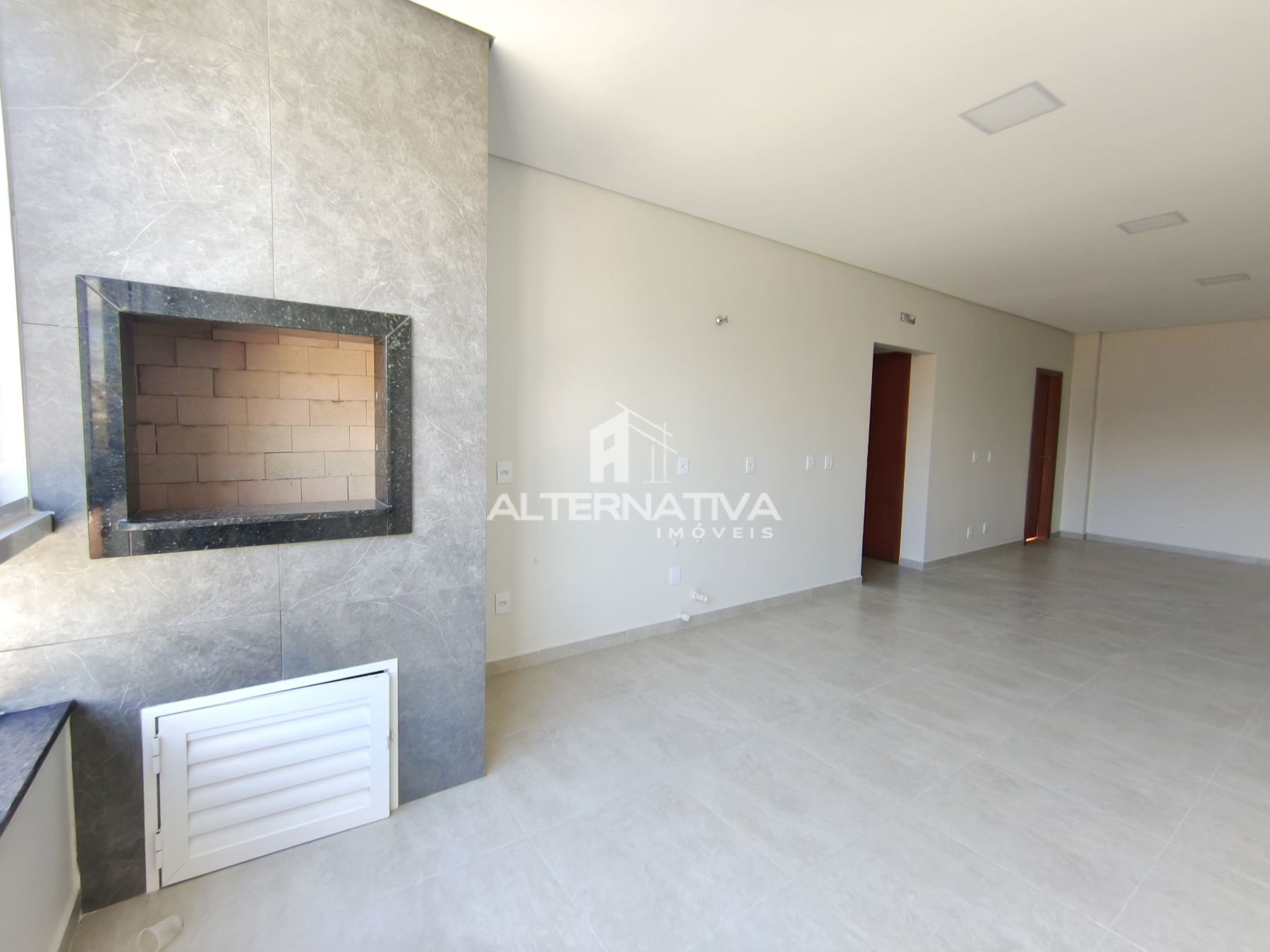 EDIFÍCIO FLORIANO PEIXOTO COM ELEVADOR 