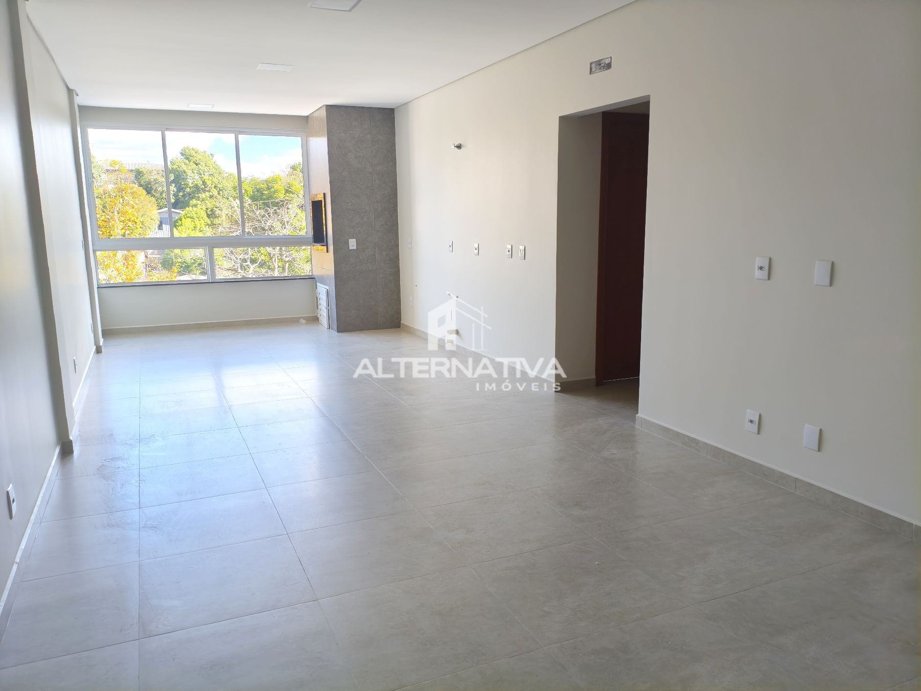 EDIFÍCIO FLORIANO PEIXOTO COM ELEVADOR 