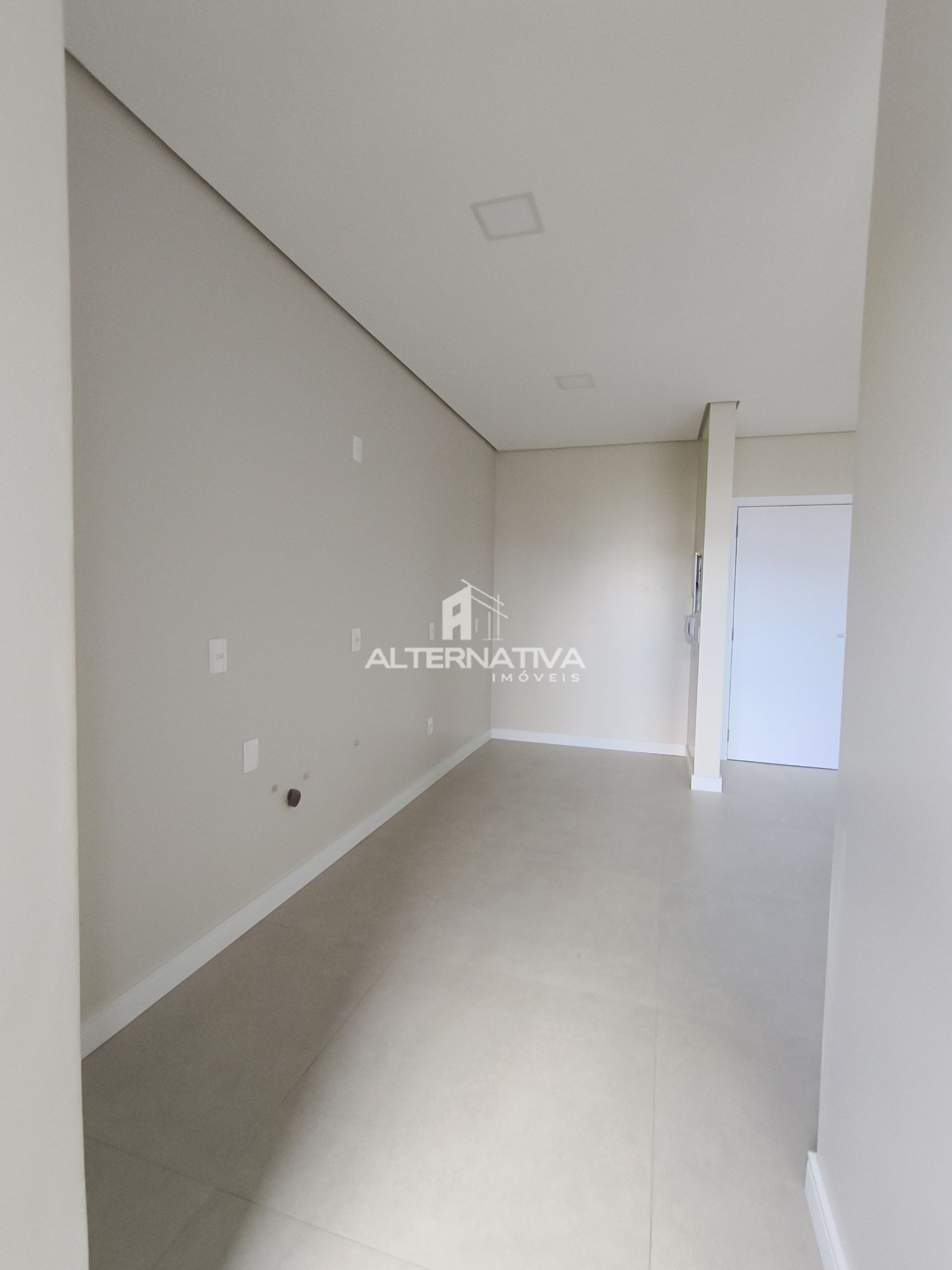 APARTAMENTO À VENDA NO EDIFÍCIO VENETO COM ELEVADOR  