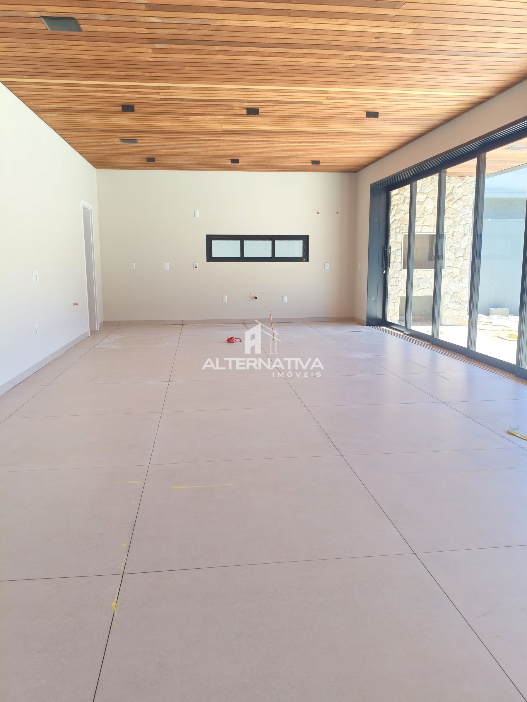 SOBRADO DE ALTO PADRÃO À VENDA