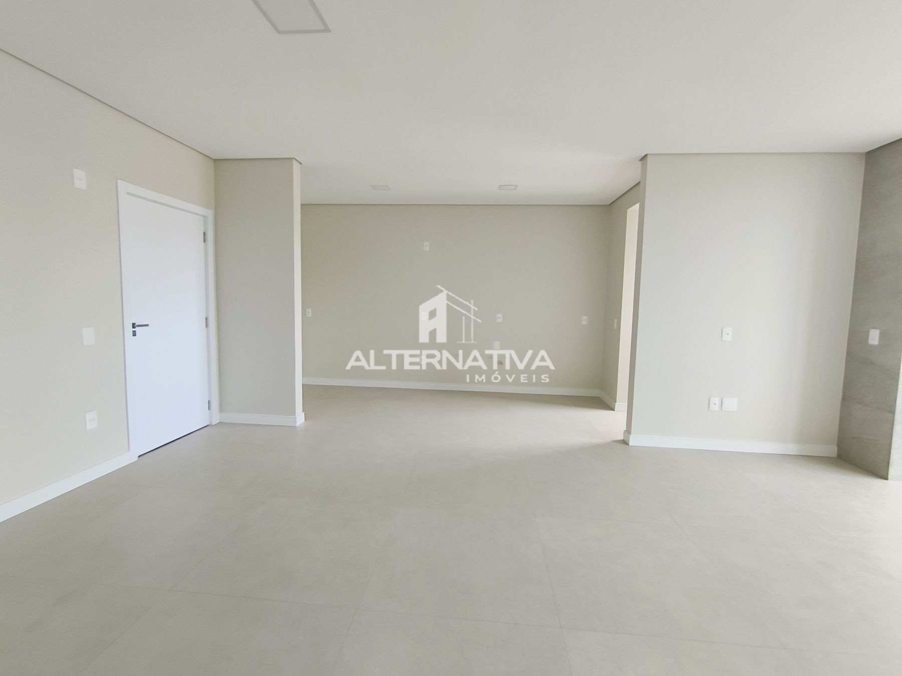 APARTAMENTO À VENDA EDIFÍCIO COM ELEVADOR  