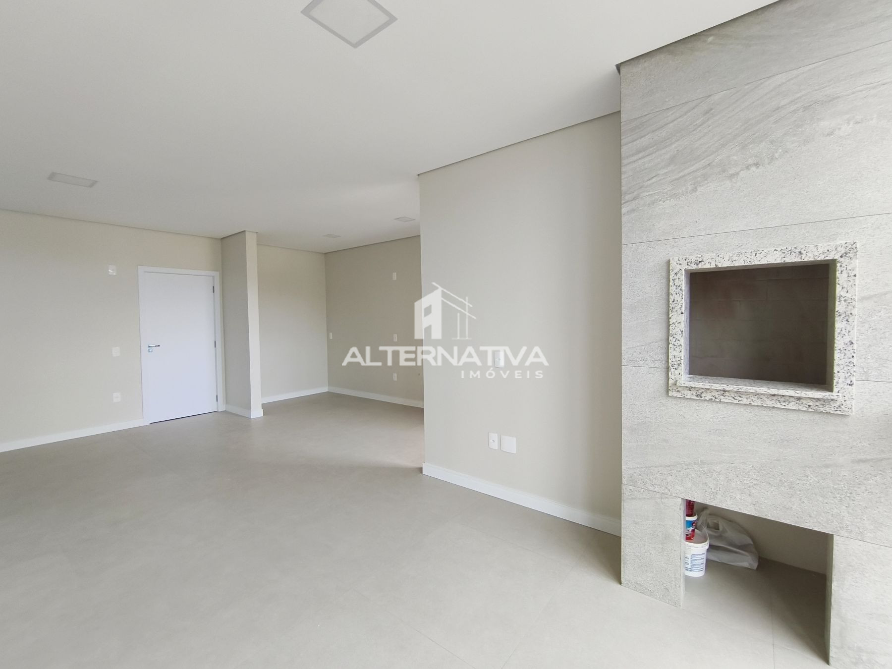 APARTAMENTO À VENDA EDIFÍCIO COM ELEVADOR  