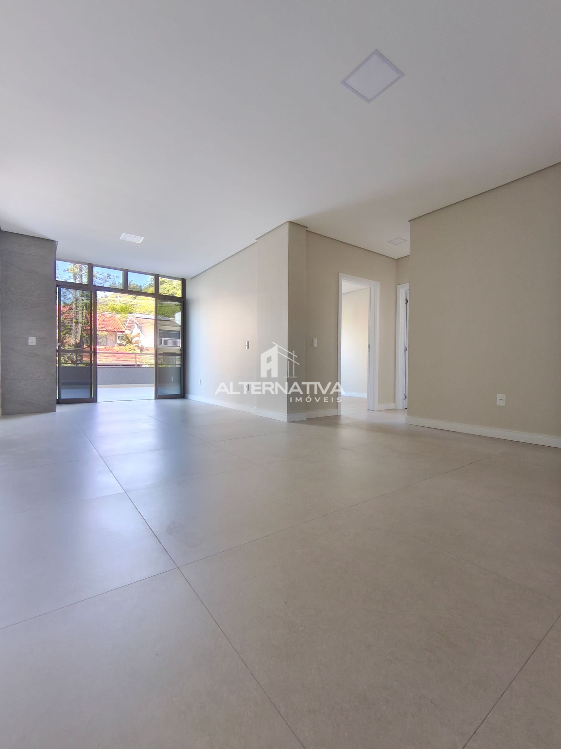 APARTAMENTO COM TERRAÇO 