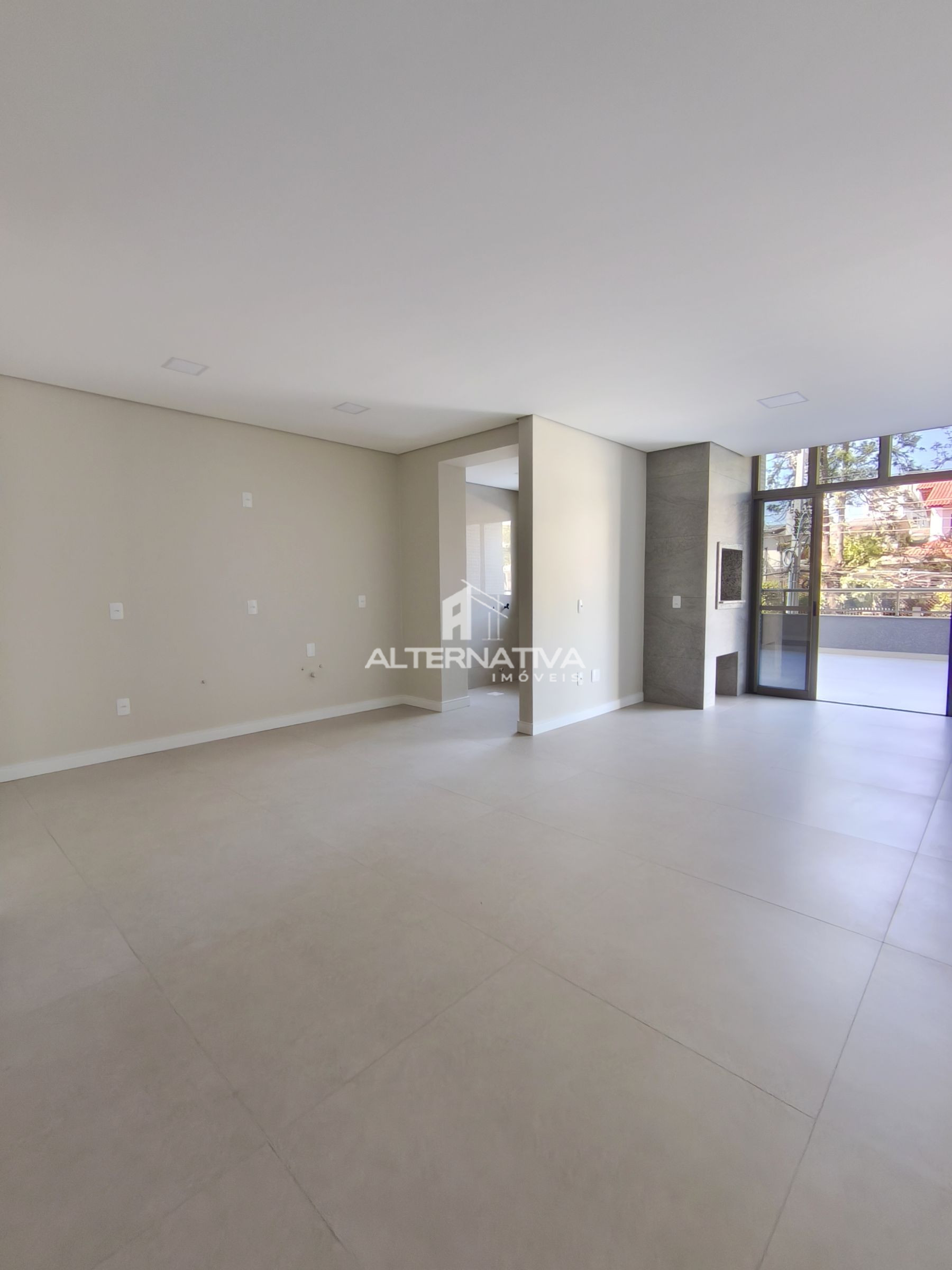 APARTAMENTO COM TERRAÇO 