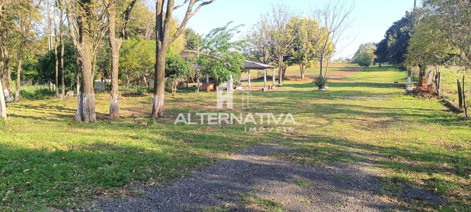 Chácara ao lado da PR-182, próximo ao Maestro Thermas Park Hotel