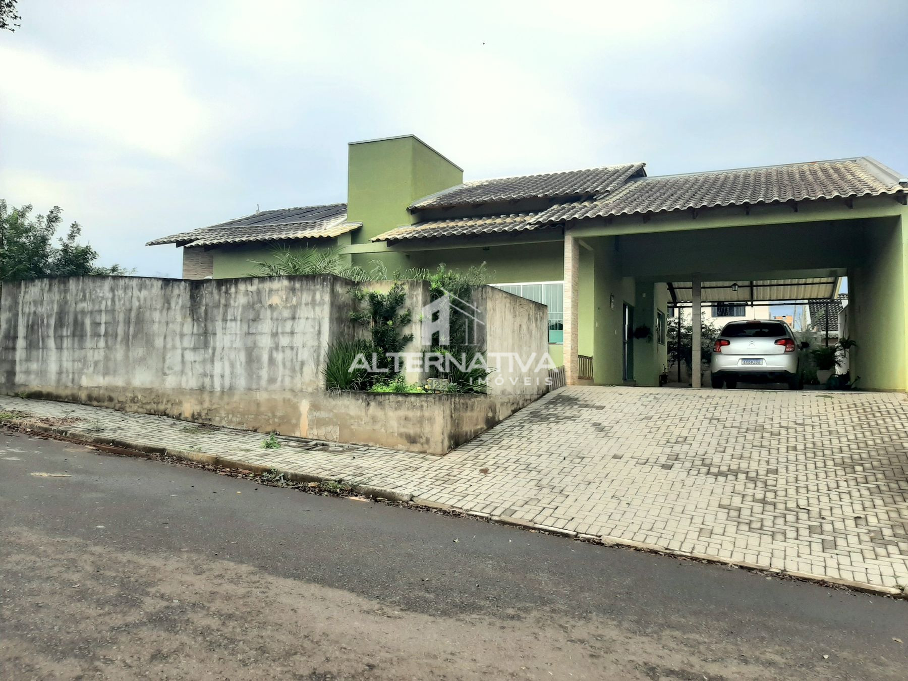 OPORTUNIDADE IMPERDÍVEL! CASA COM PISCINA 