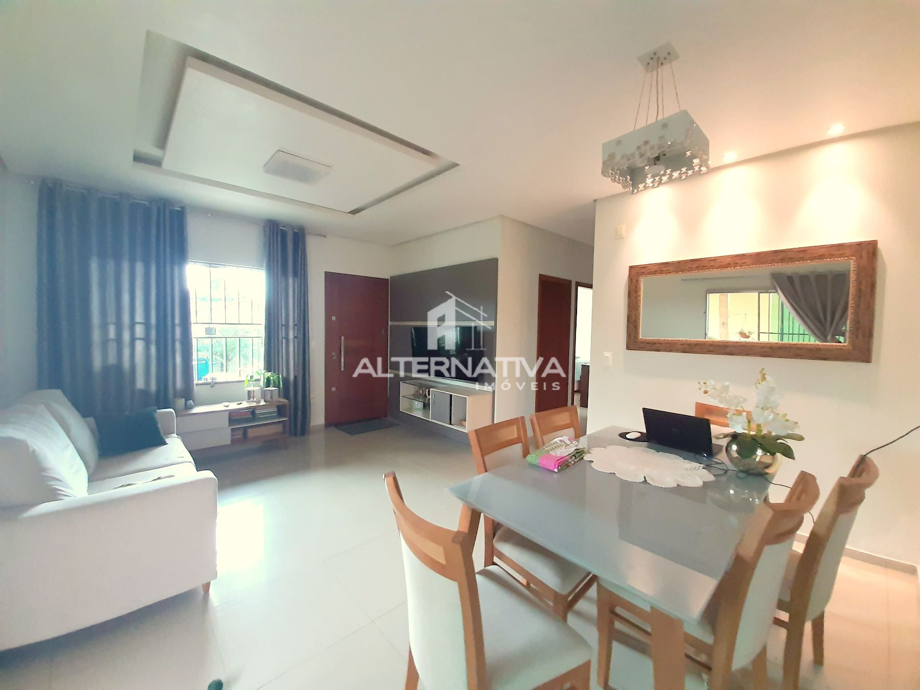 OPORTUNIDADE IMPERDÍVEL! CASA COM PISCINA 